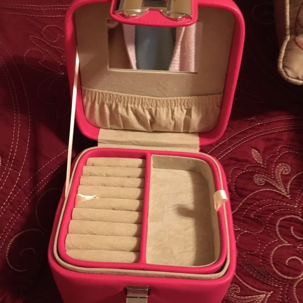 Tuscan Hot Pink portable jewelry box